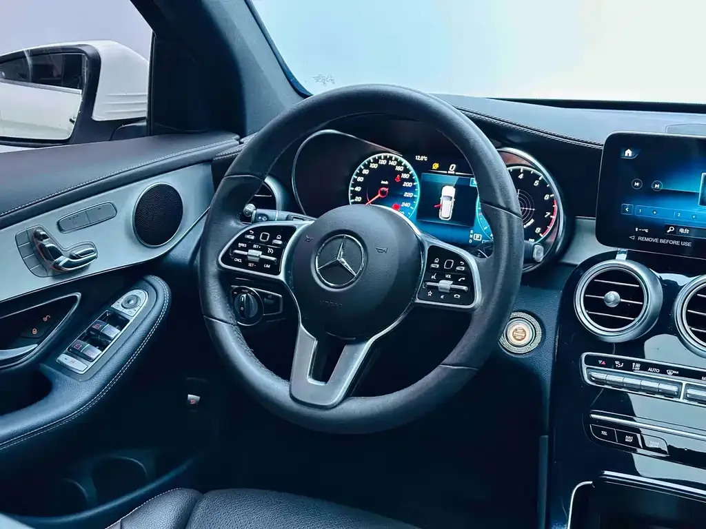 Mercedes-Benz GLC — фото 10