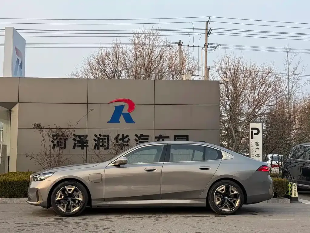 BMW i5 — фото 10
