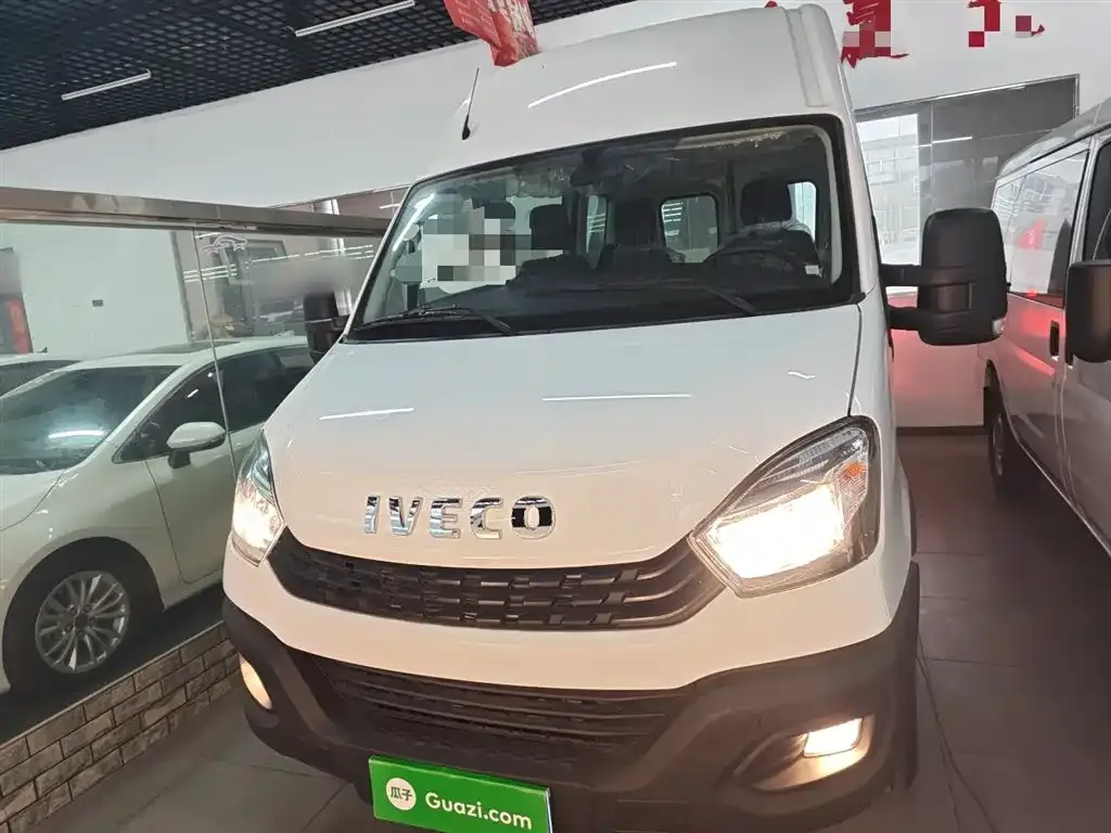 IVECO Ousheng — фото 7