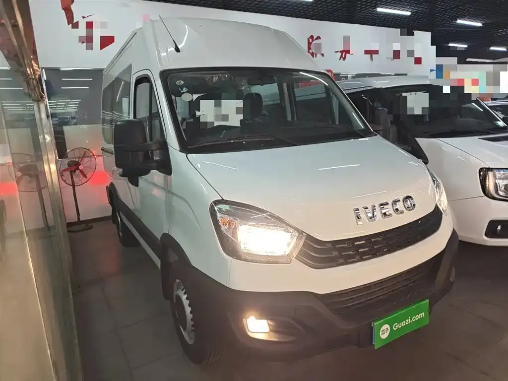 IVECO Ousheng — фото 4