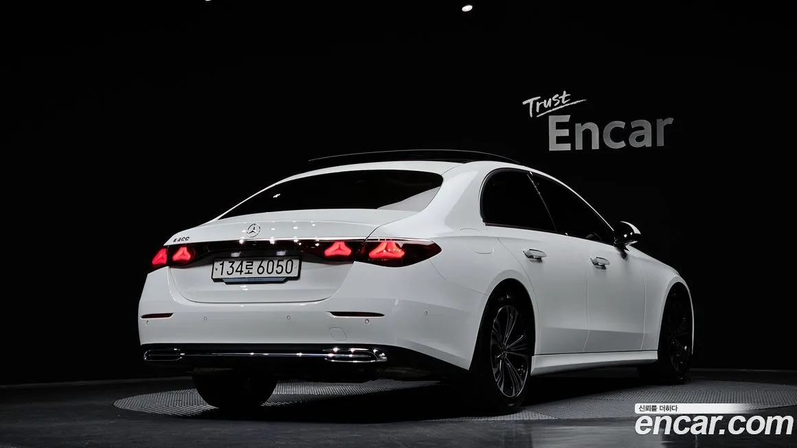 Mercedes-Benz E-Class — фото 10