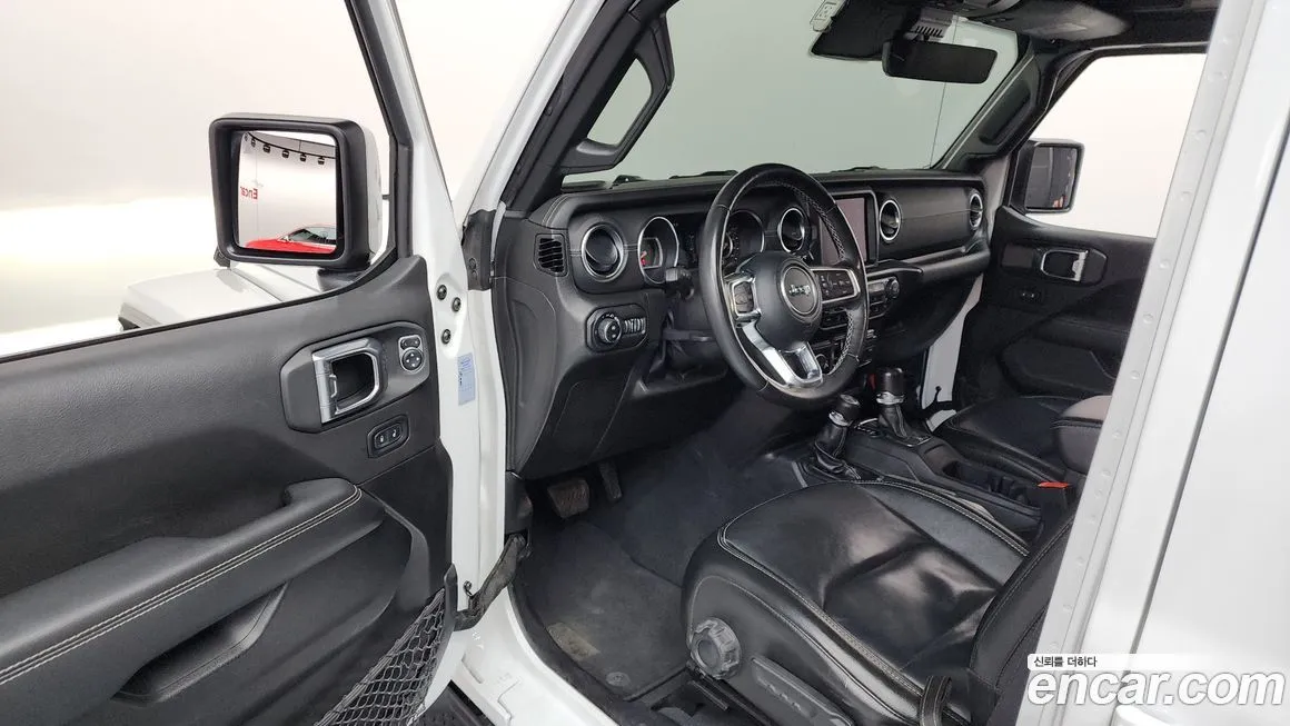 Jeep Wrangler — фото 2