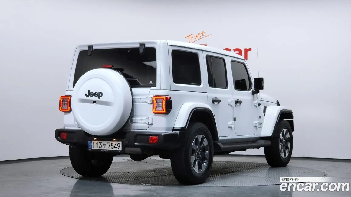 Jeep Wrangler — фото 10