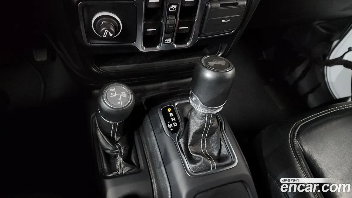 Jeep Wrangler — фото 5