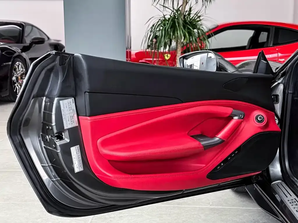Ferrari F8 — фото 8