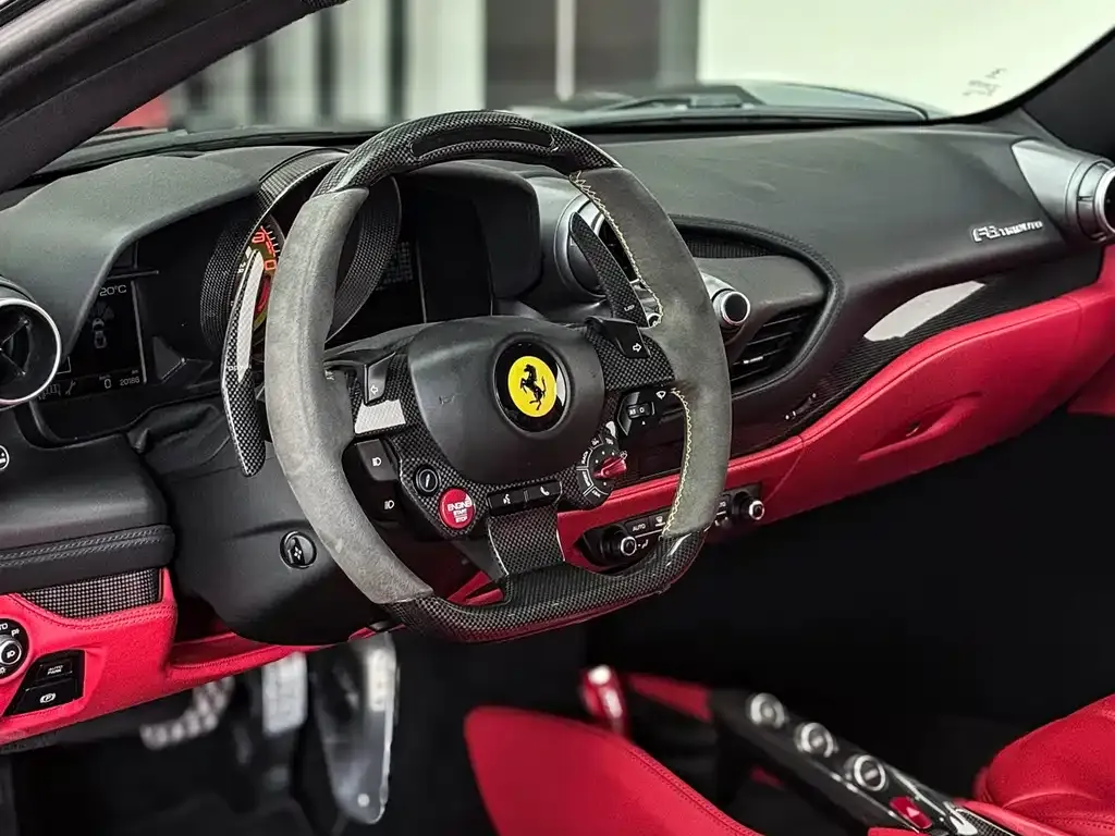 Ferrari F8 — фото 9