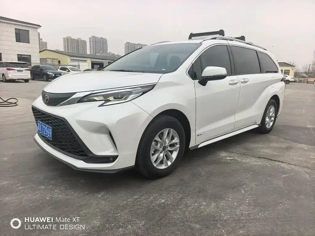 Toyota Granvia — фото 1