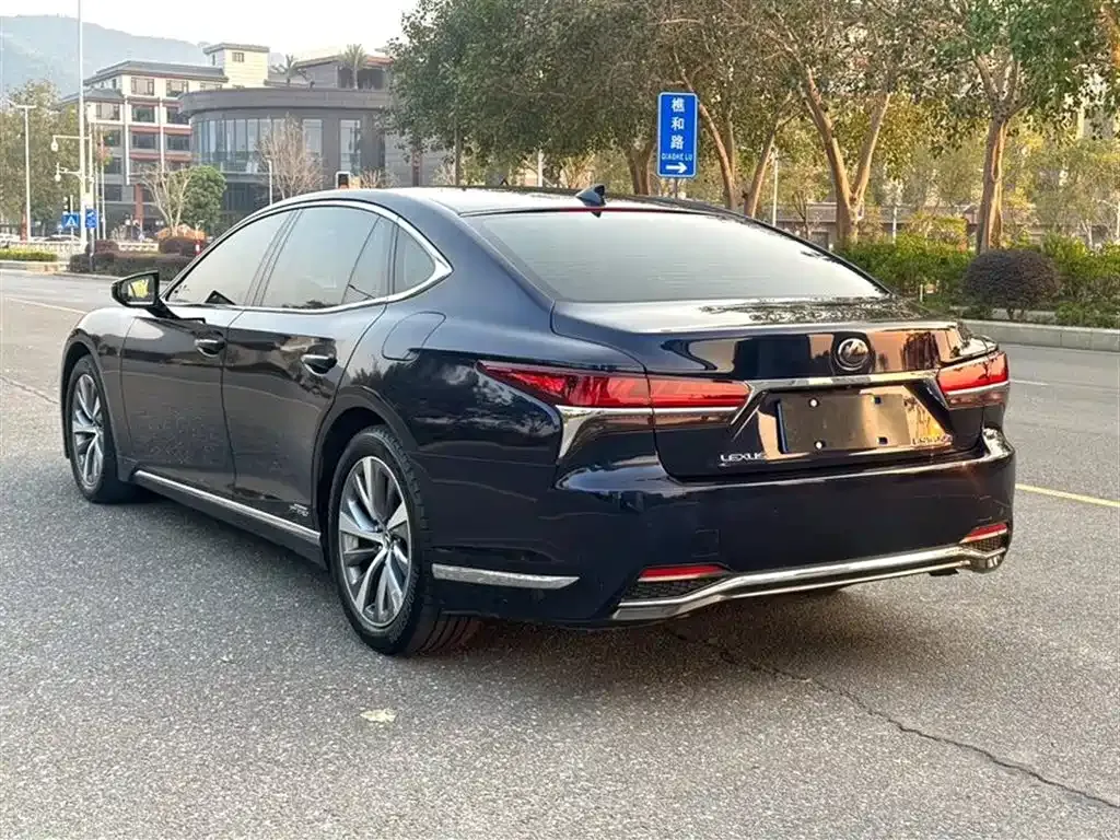 Lexus LS — фото 5