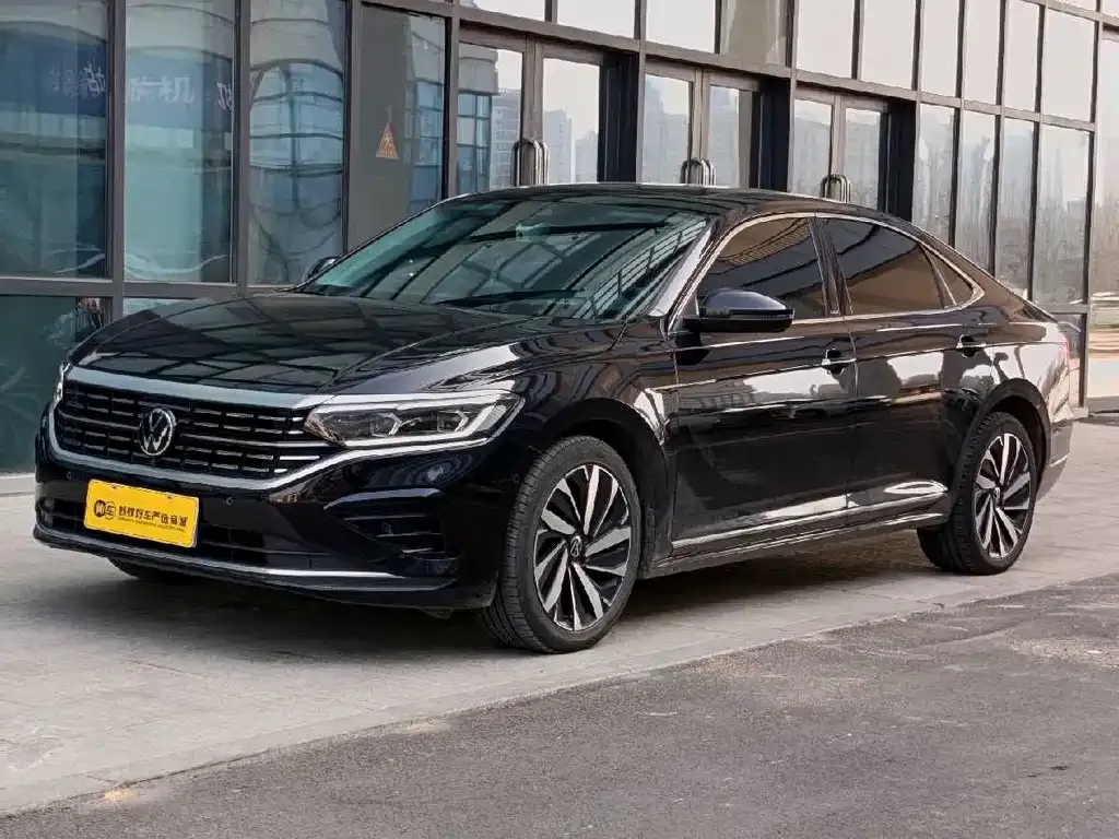 Volkswagen Passat — фото 1