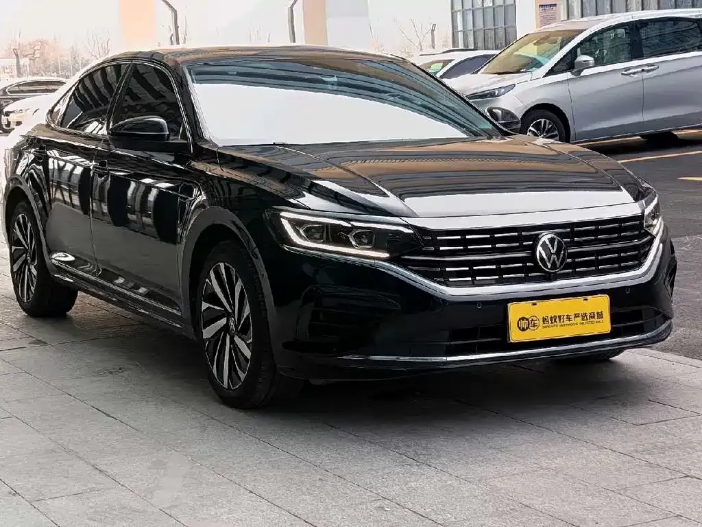 Volkswagen Passat — фото 10
