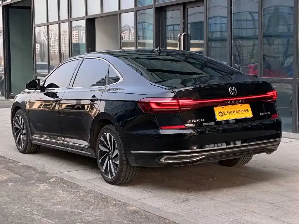 Volkswagen Passat — фото 7