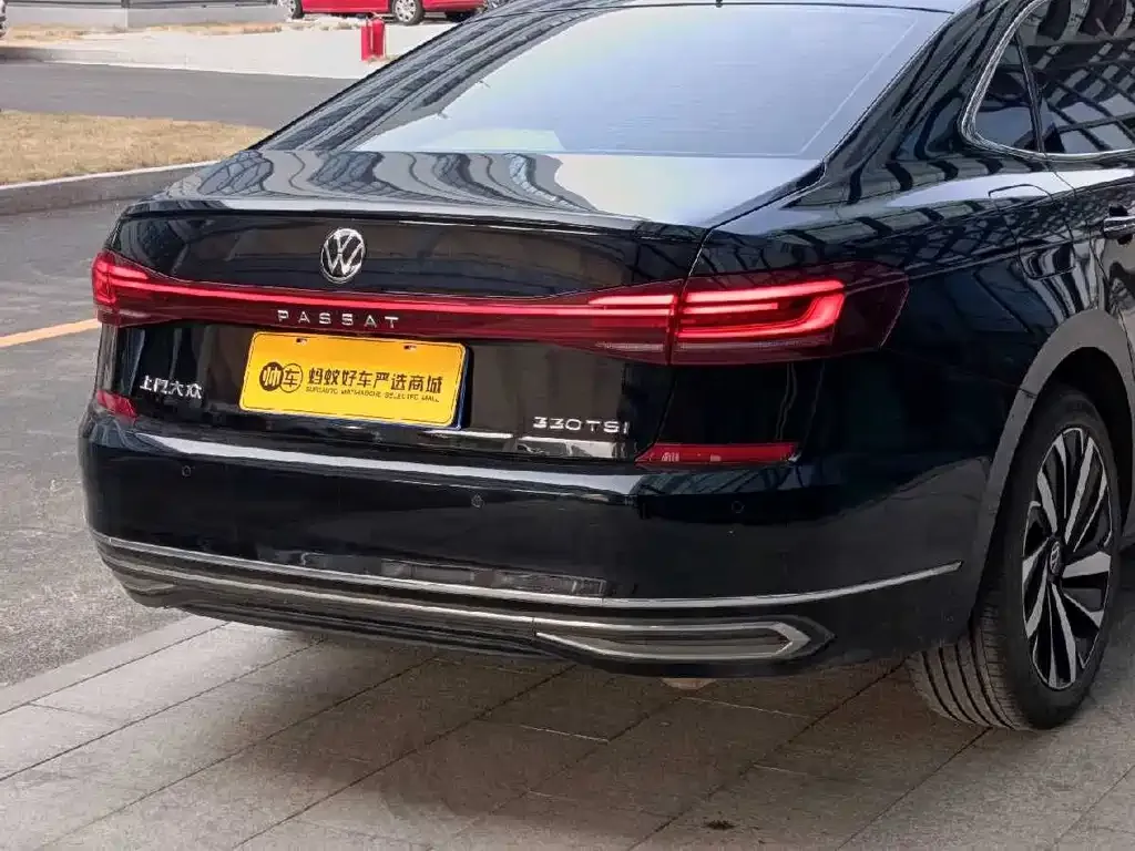 Volkswagen Passat — фото 6