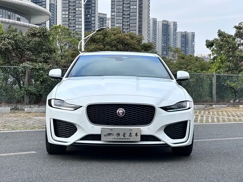 Jaguar XEL — фото 10