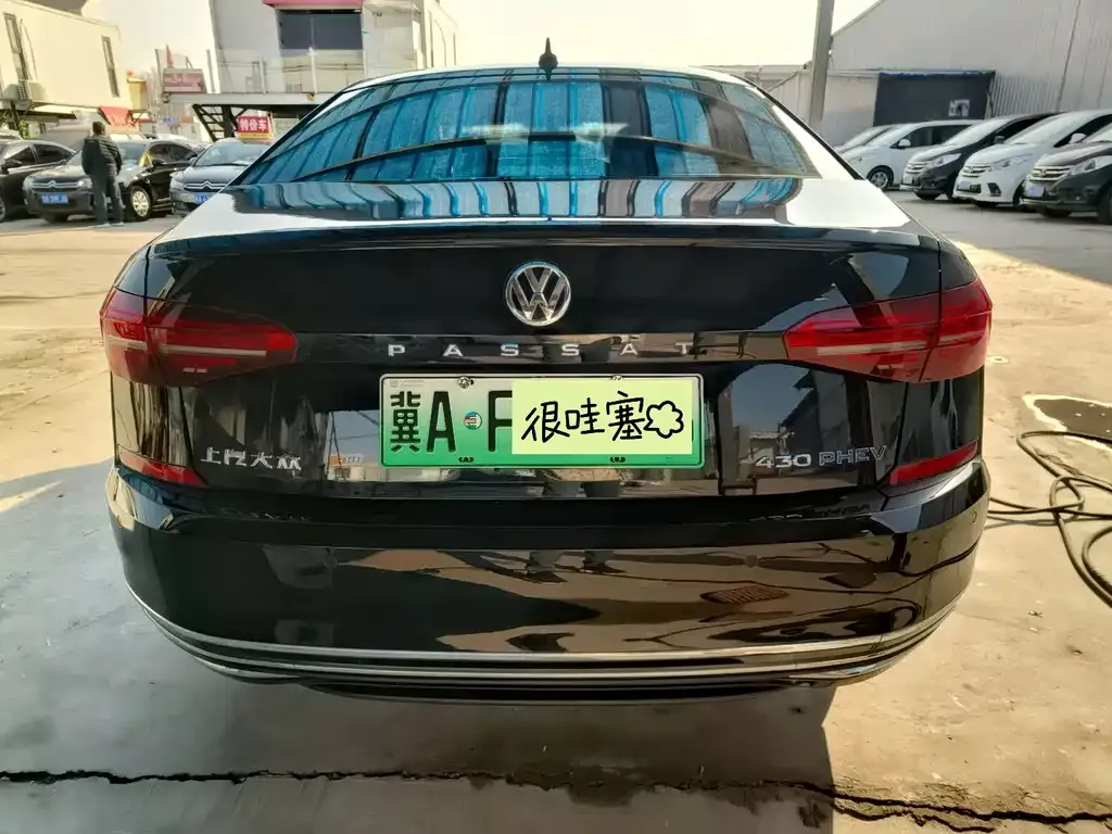 Volkswagen Passat New Energy — фото 3