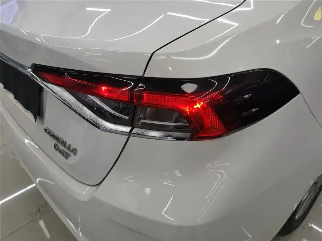 Toyota Corolla — фото 2
