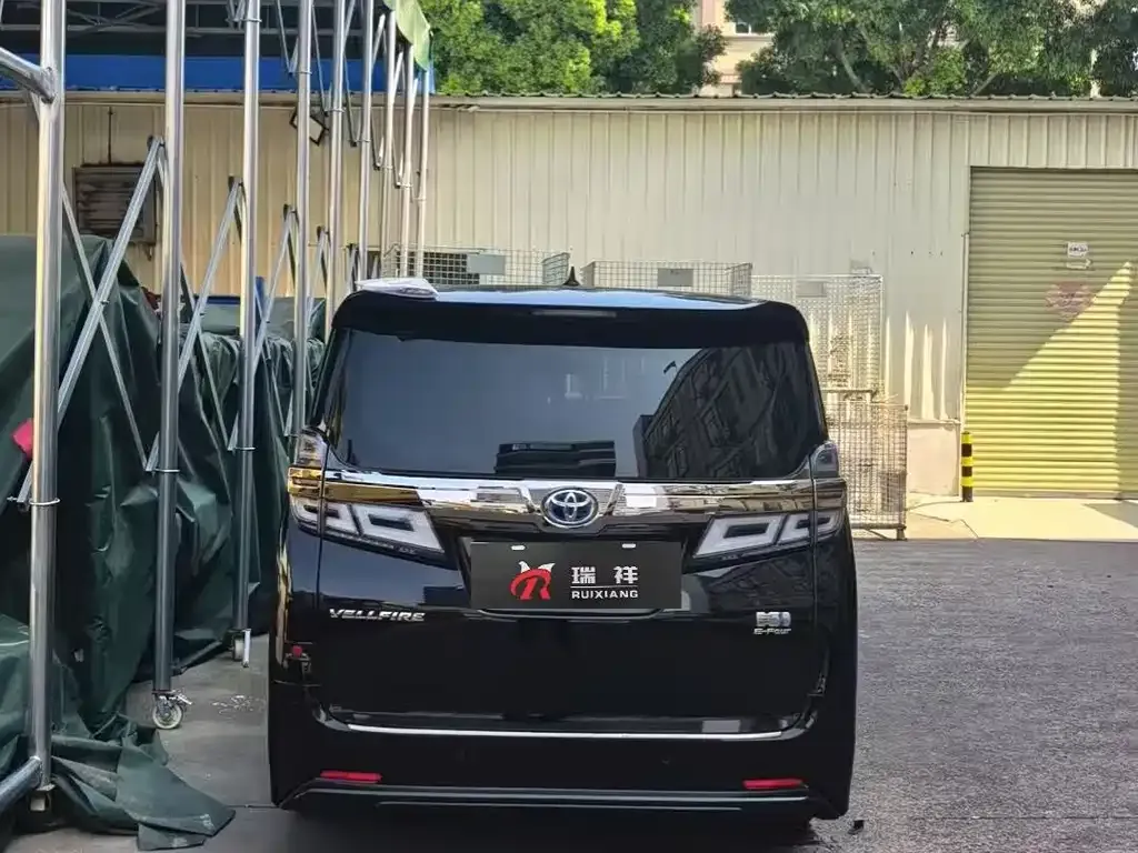Toyota Vellfire — фото 3