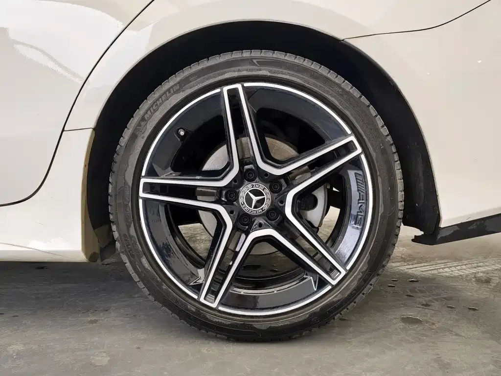 Mercedes-Benz CLS — фото 3