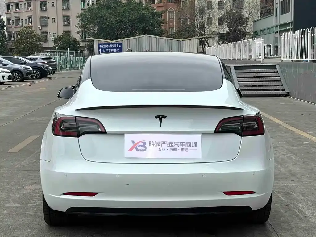 Tesla Model 3 — фото 4