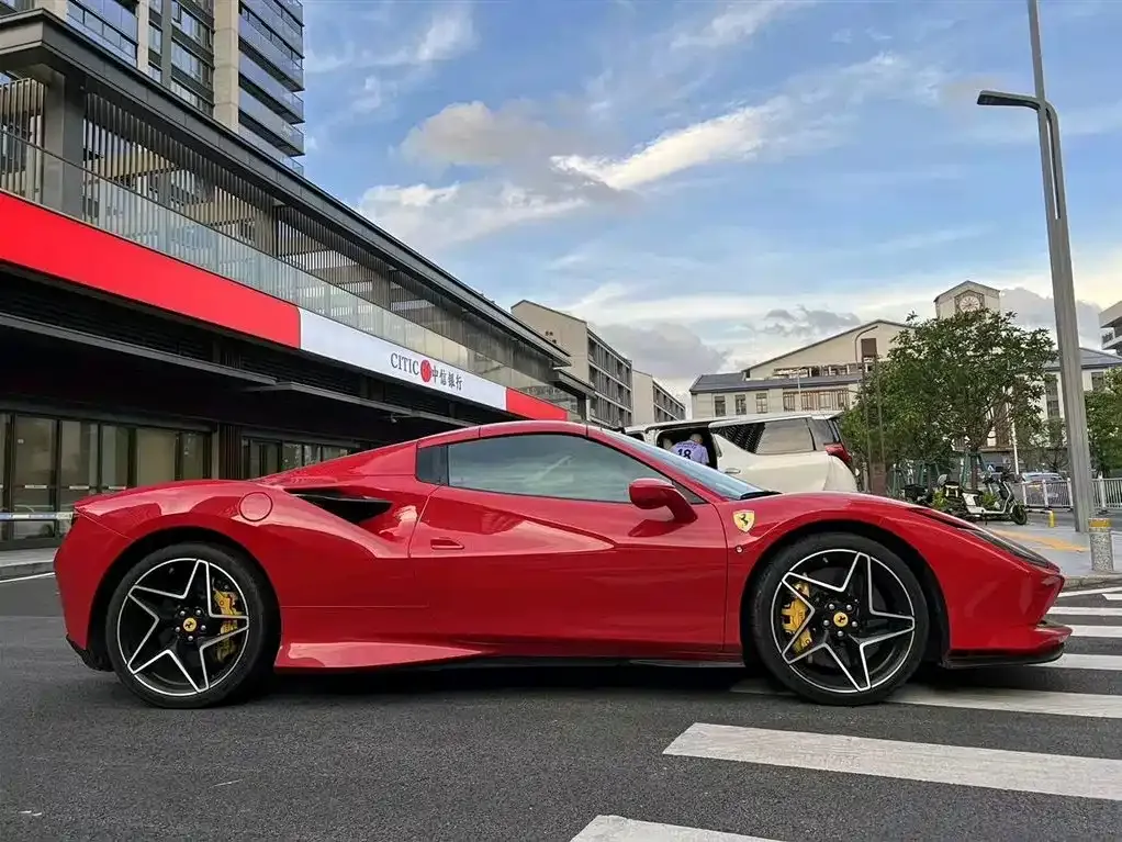Ferrari F8 — фото 4