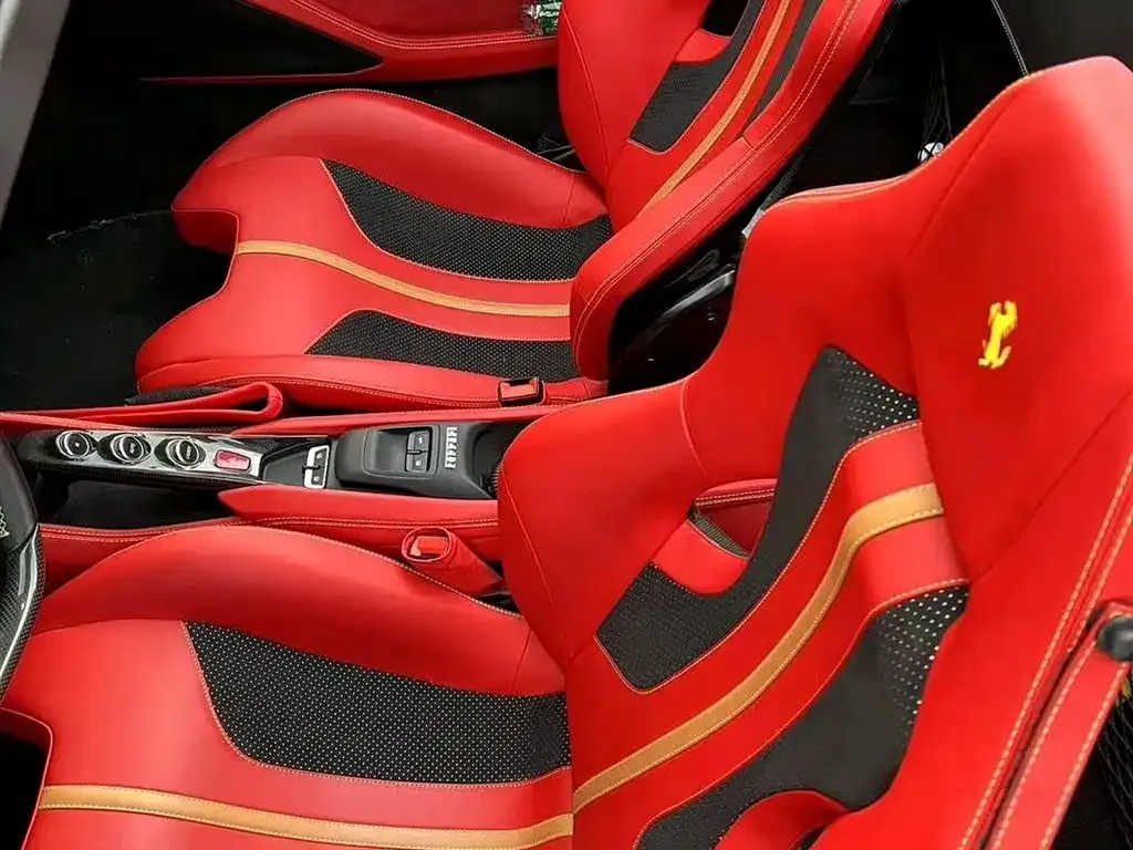 Ferrari F8 — фото 9