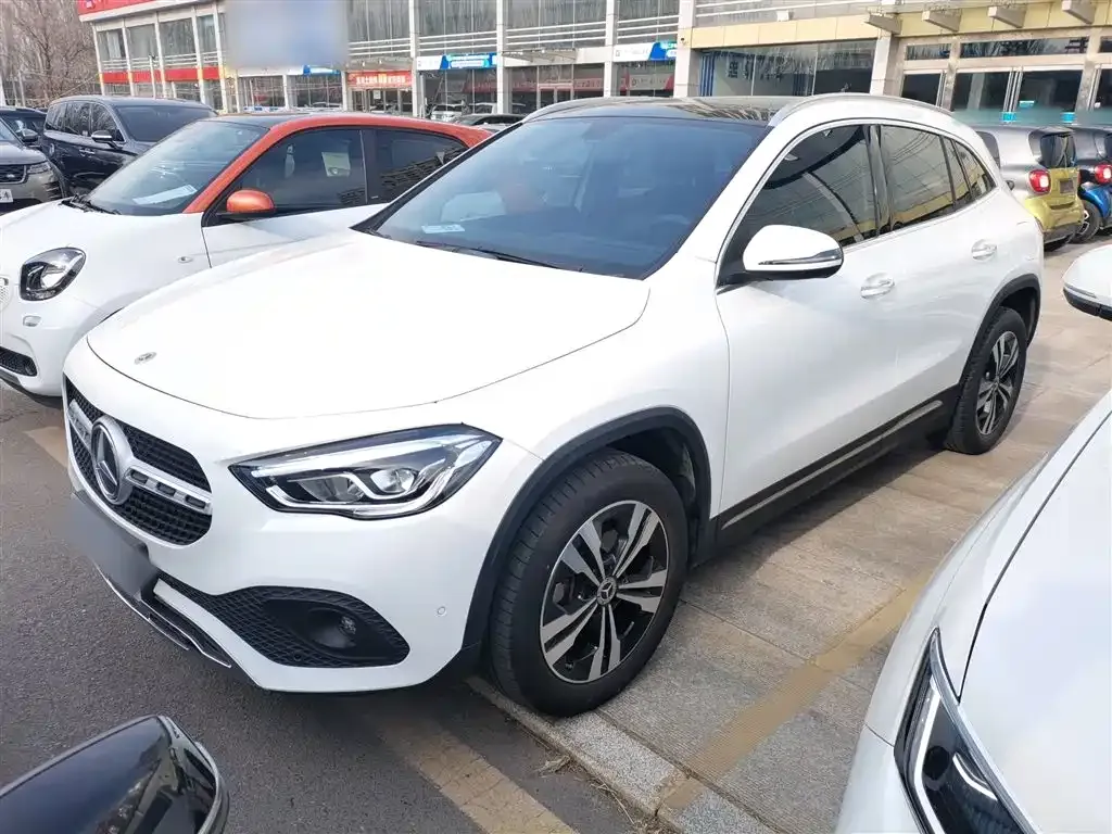 Mercedes-Benz GLA — фото 1