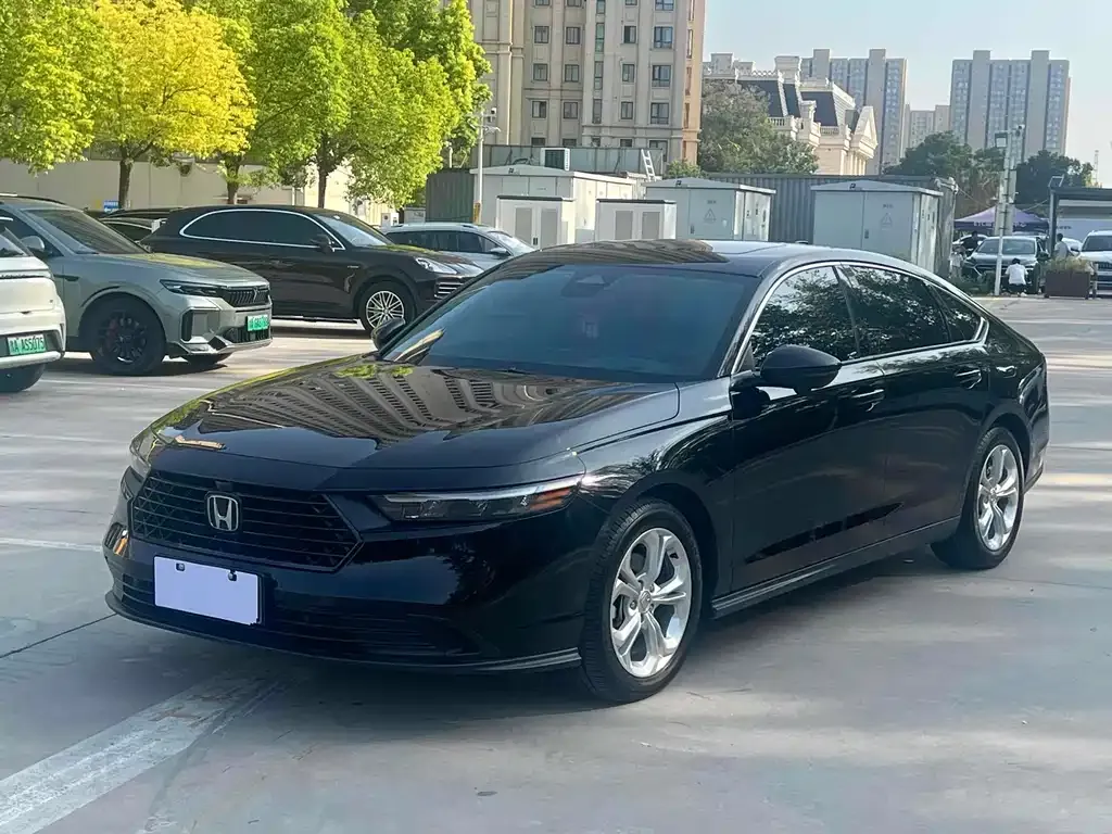 Honda Accord — фото 1