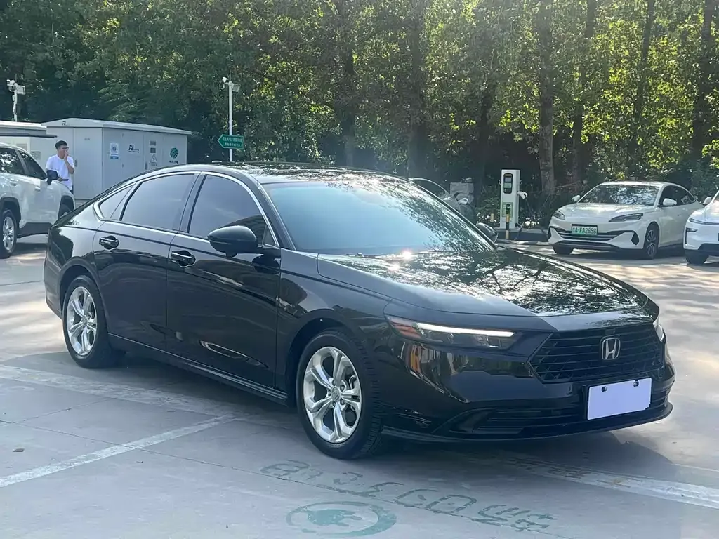Honda Accord — фото 8
