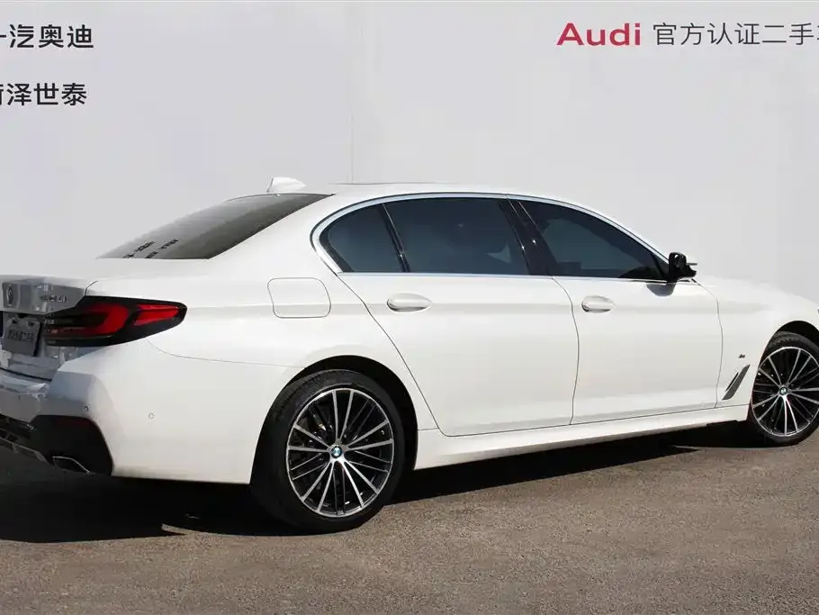 BMW 5 Series — фото 4