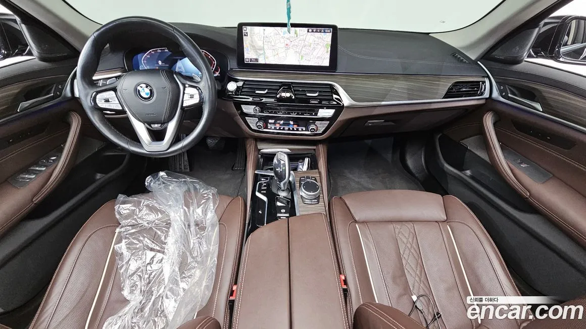 BMW 5-Series — фото 10