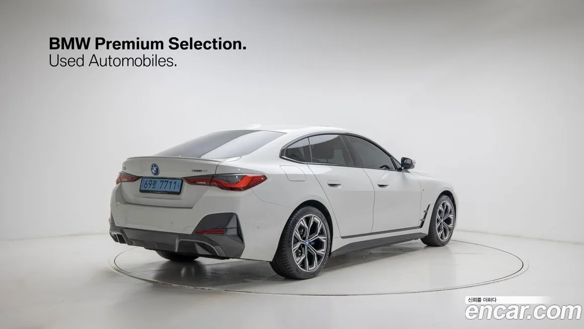 BMW i4 — фото 4