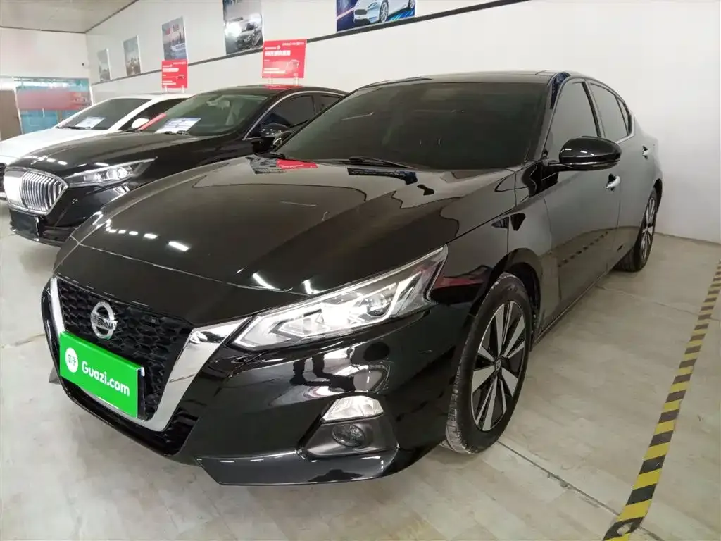 Nissan Teana — фото 1