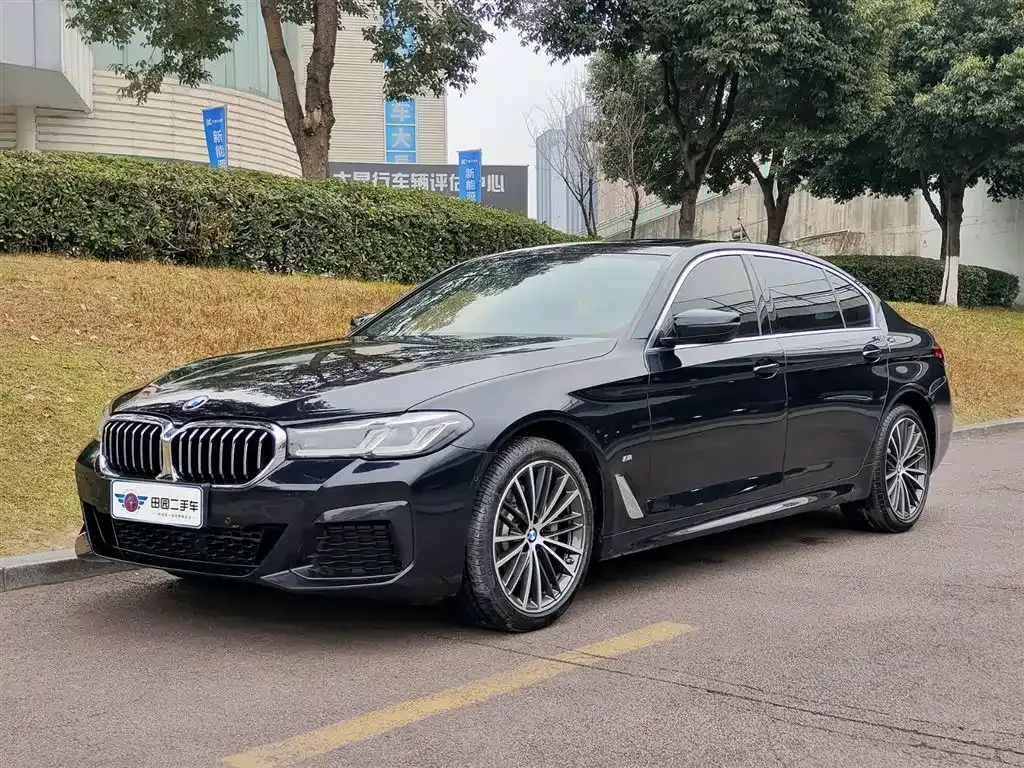 BMW 5 Series — фото 1