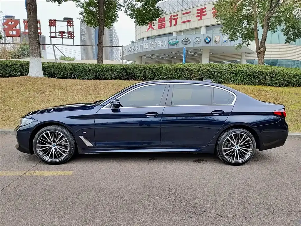 BMW 5 Series — фото 10