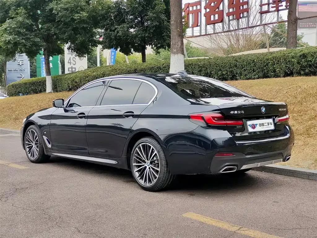 BMW 5 Series — фото 9