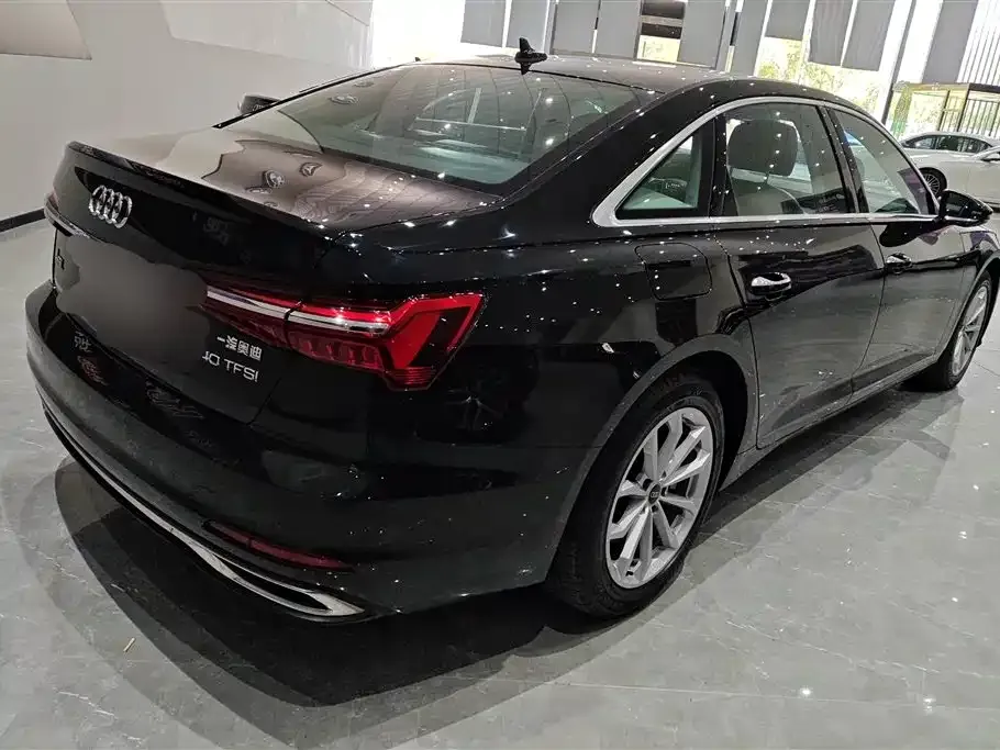 Audi A6L — фото 7