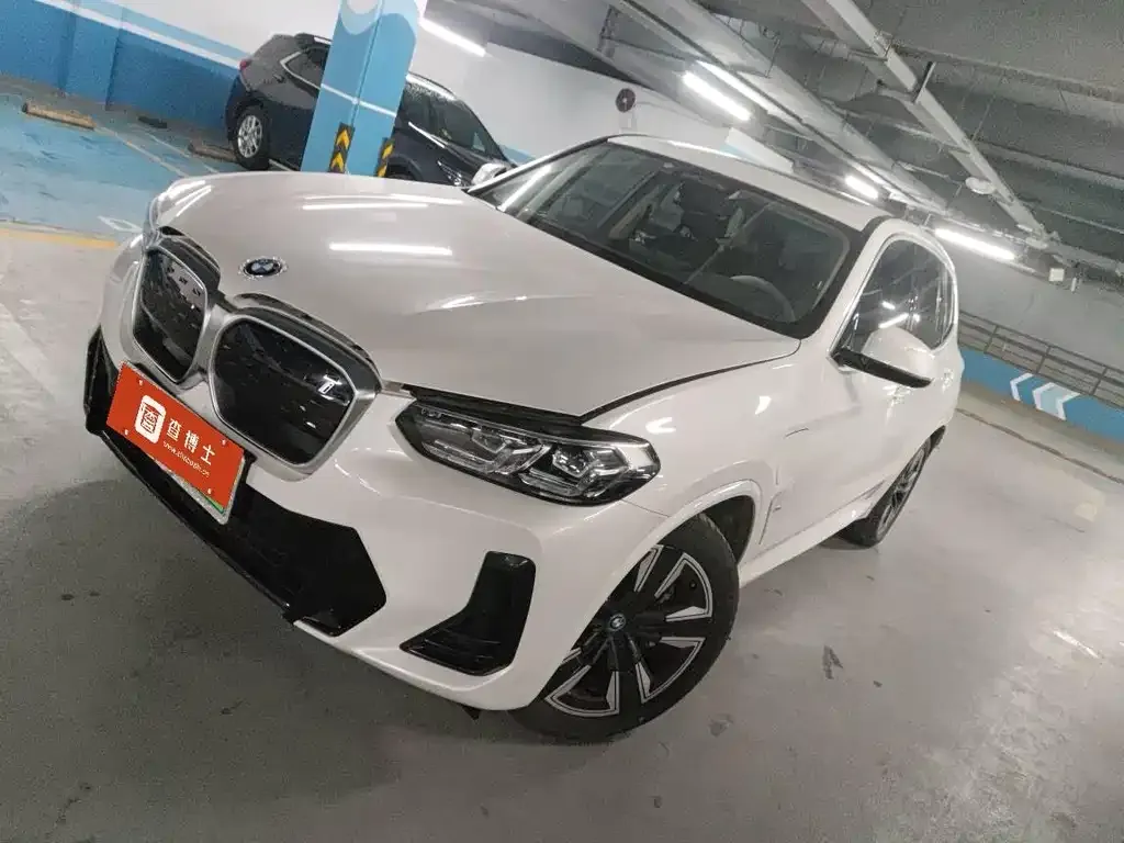 BMW iX3 — фото 1
