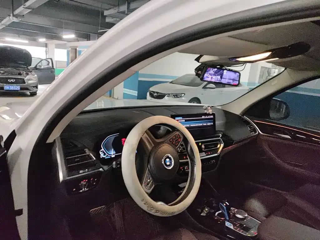 BMW iX3 — фото 2