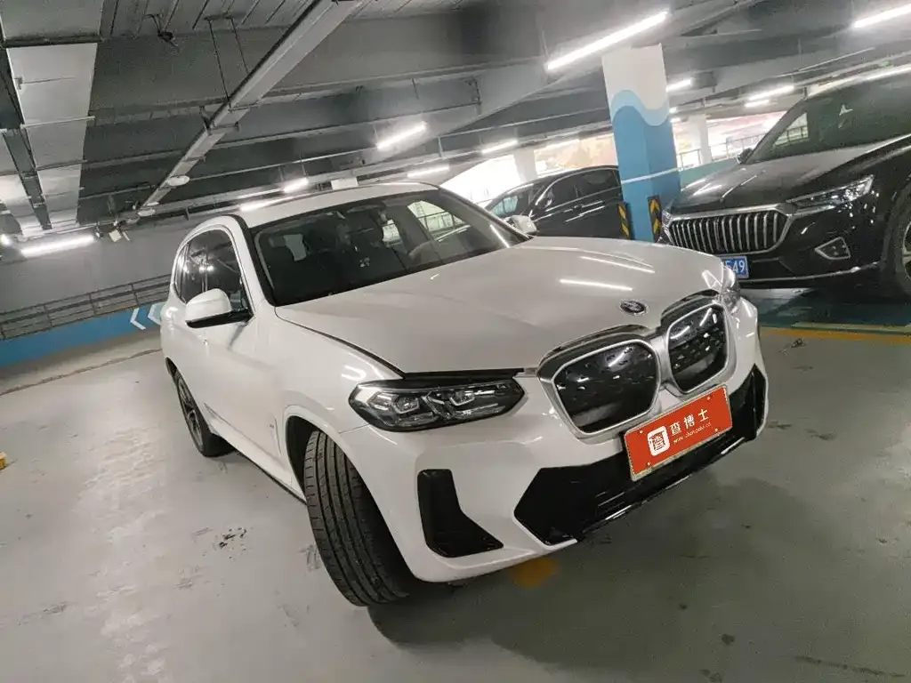 BMW iX3 — фото 9