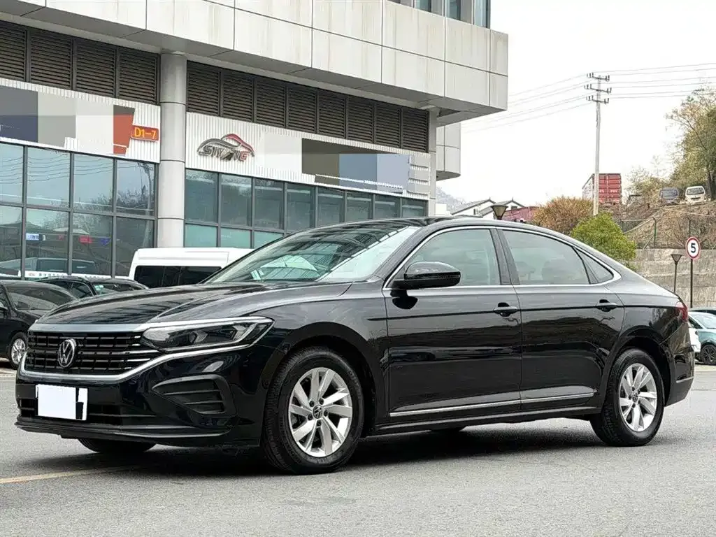 Volkswagen Passat — фото 1