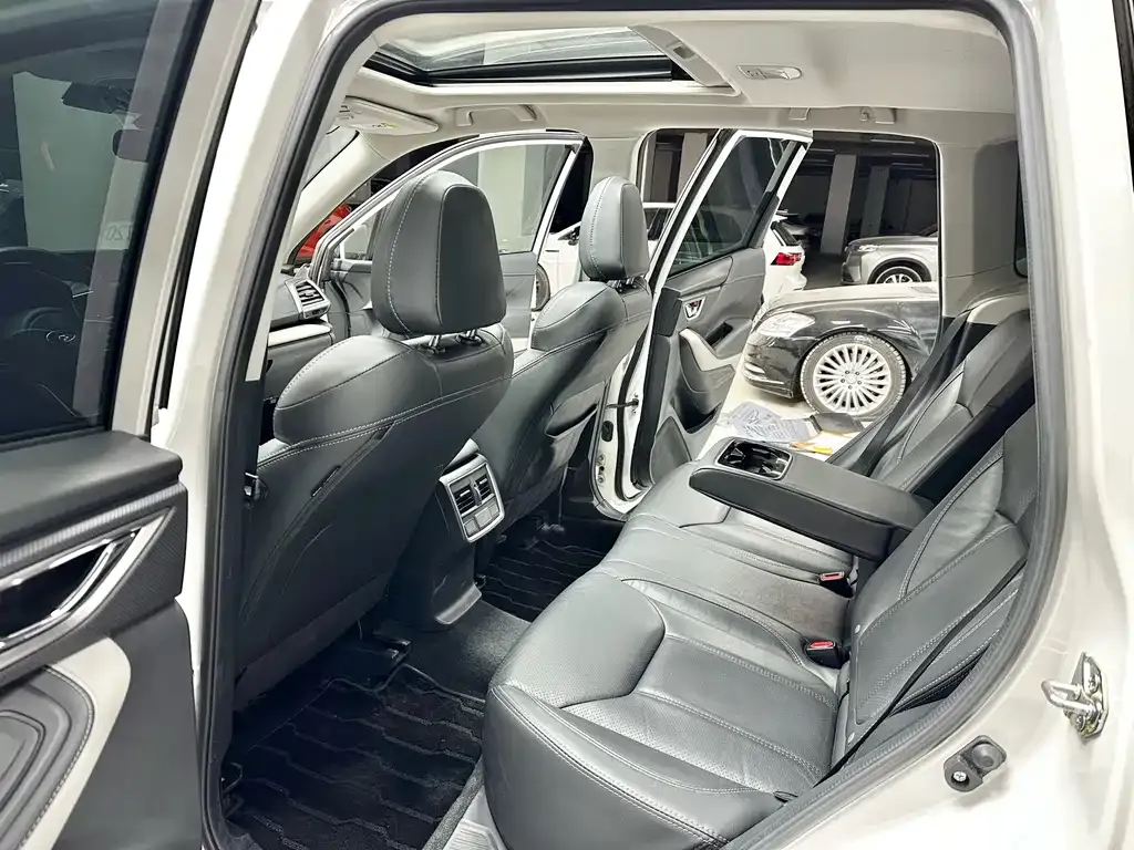 Subaru Forester — фото 8