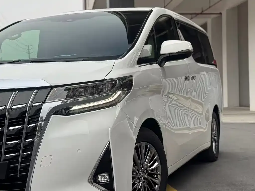Toyota Alphard — фото 8