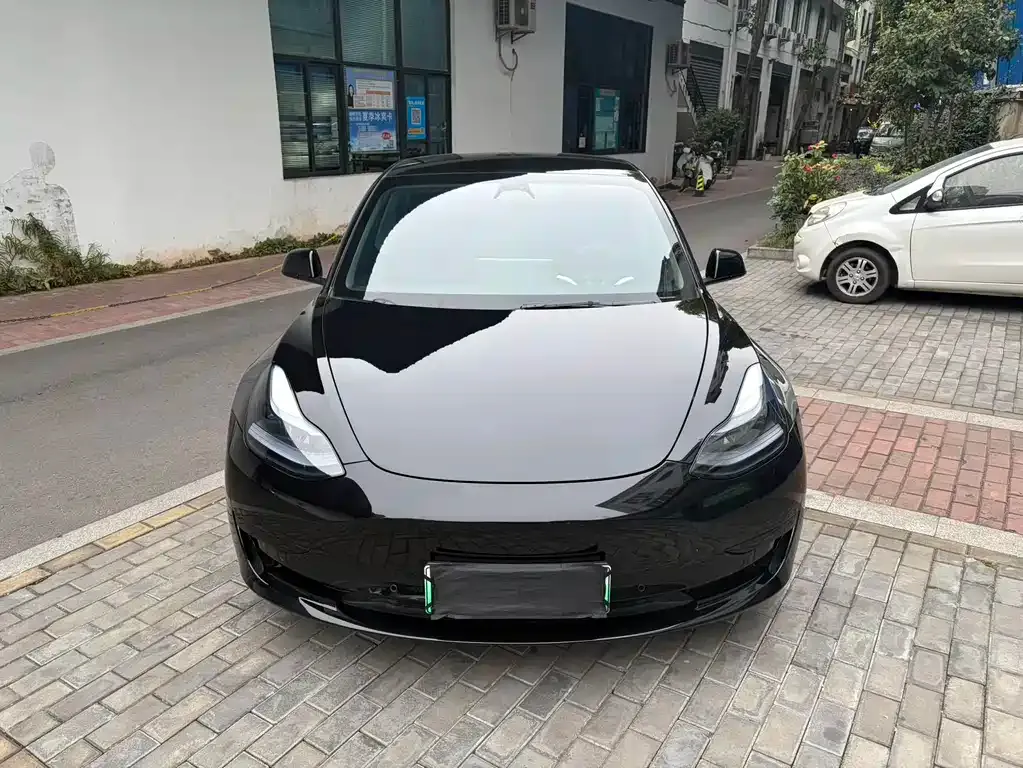 Tesla Model 3 — фото 5