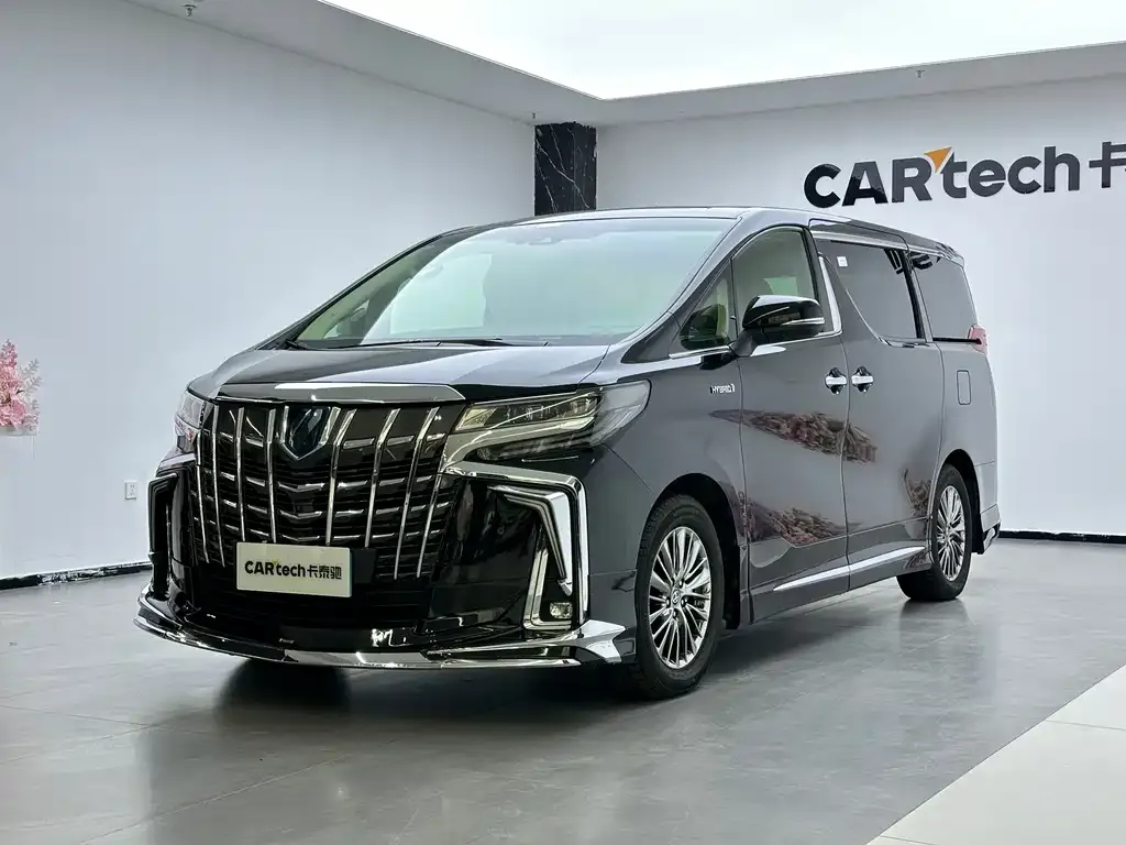 Toyota Alphard — фото 1
