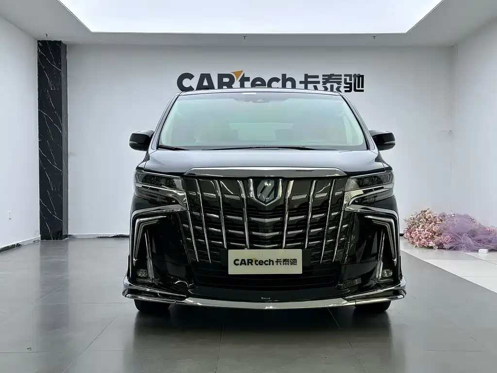 Toyota Alphard — фото 6