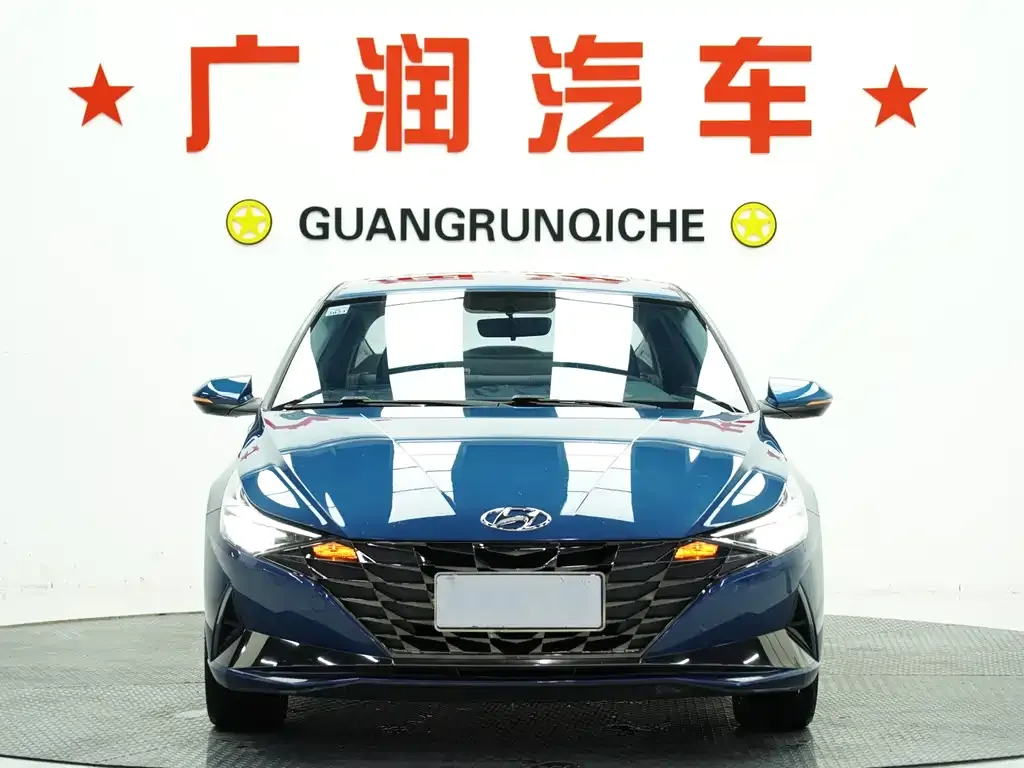 Hyundai Elantra — фото 2