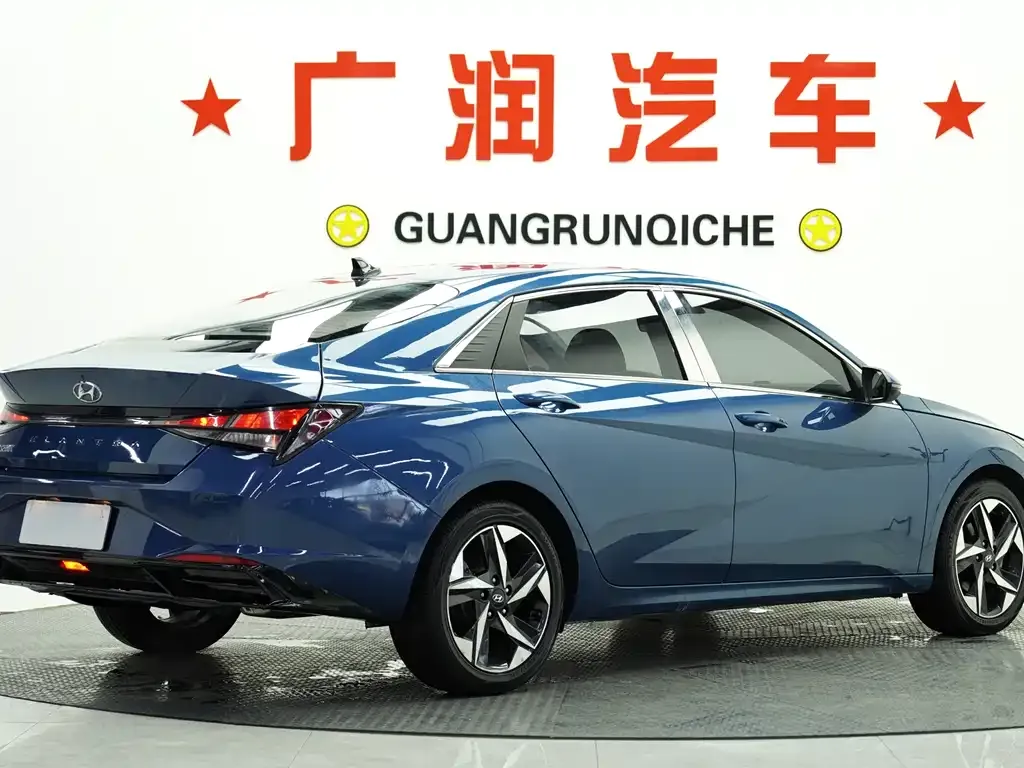 Hyundai Elantra — фото 5
