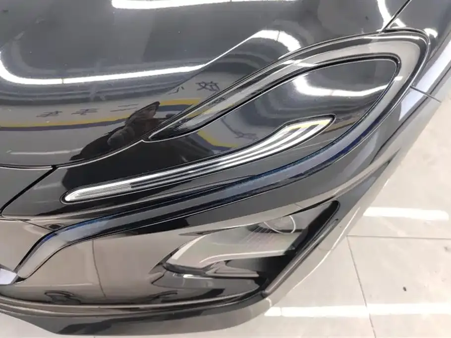 Hongqi E-QM5 — фото 2