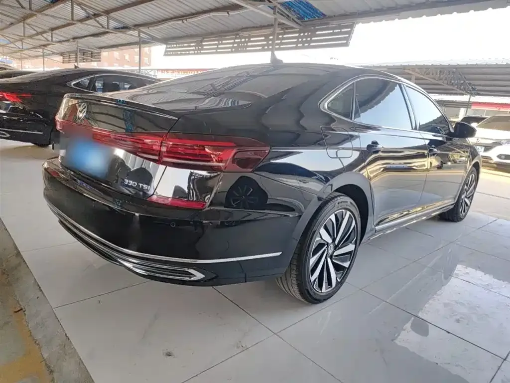 Volkswagen Passat — фото 10