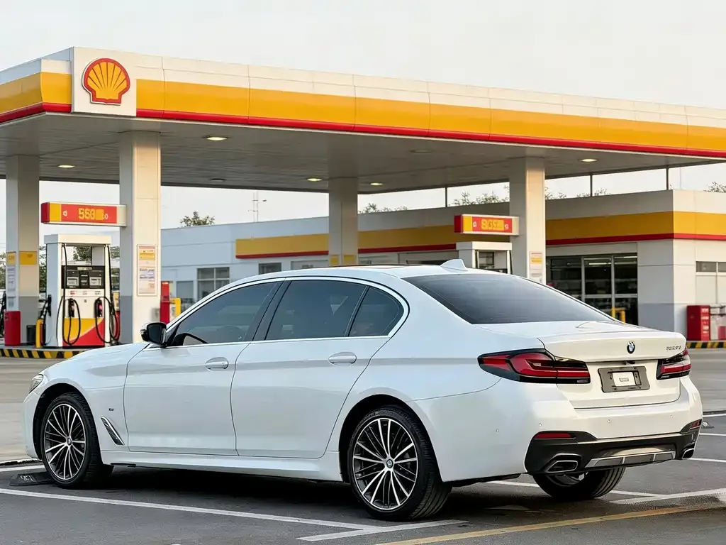 BMW 5 Series — фото 2