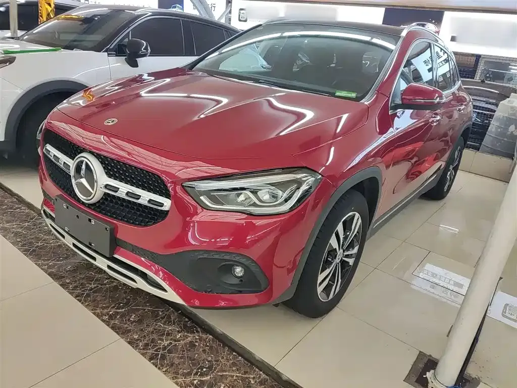 Mercedes-Benz GLA — фото 1